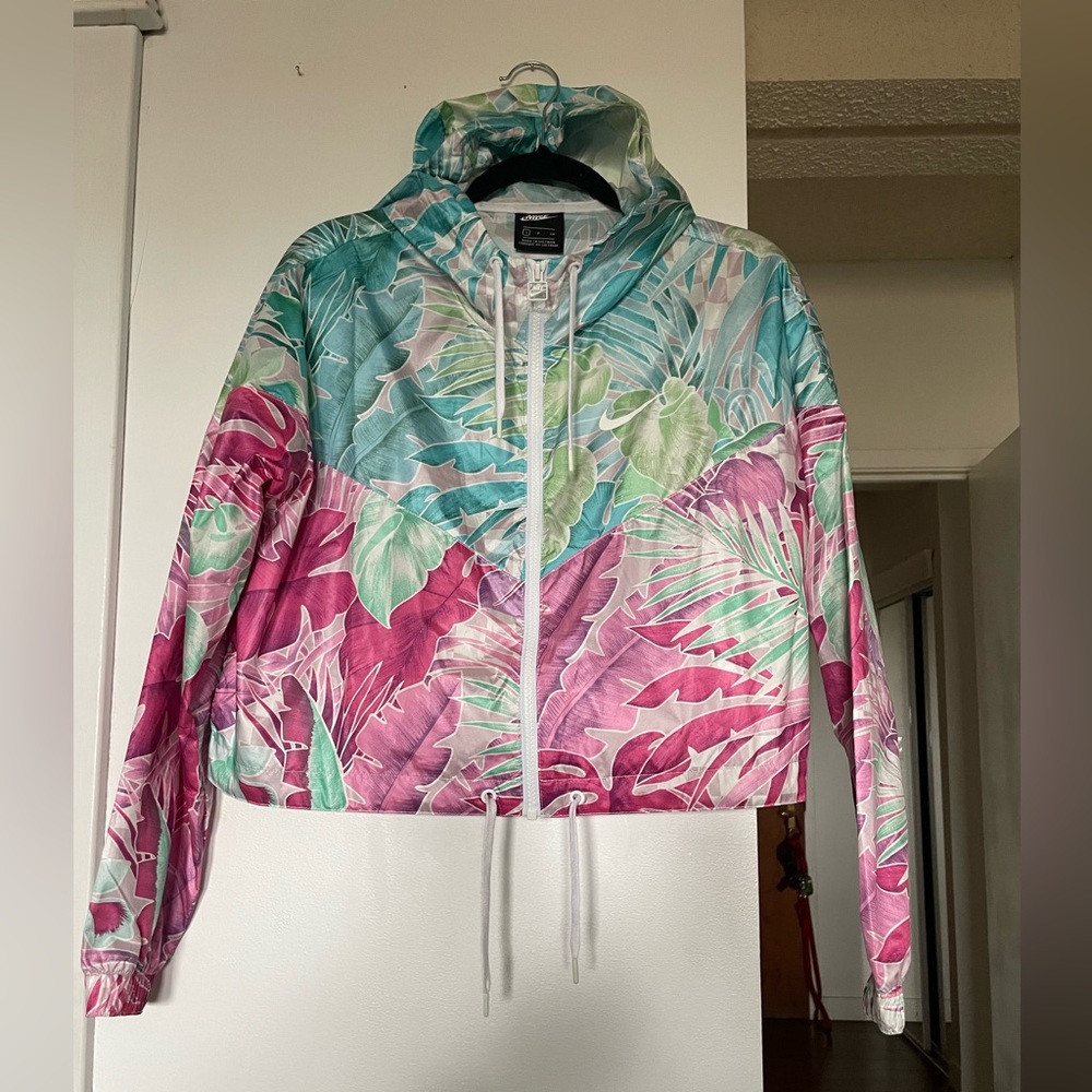 Cropped waterproof Nike jacket